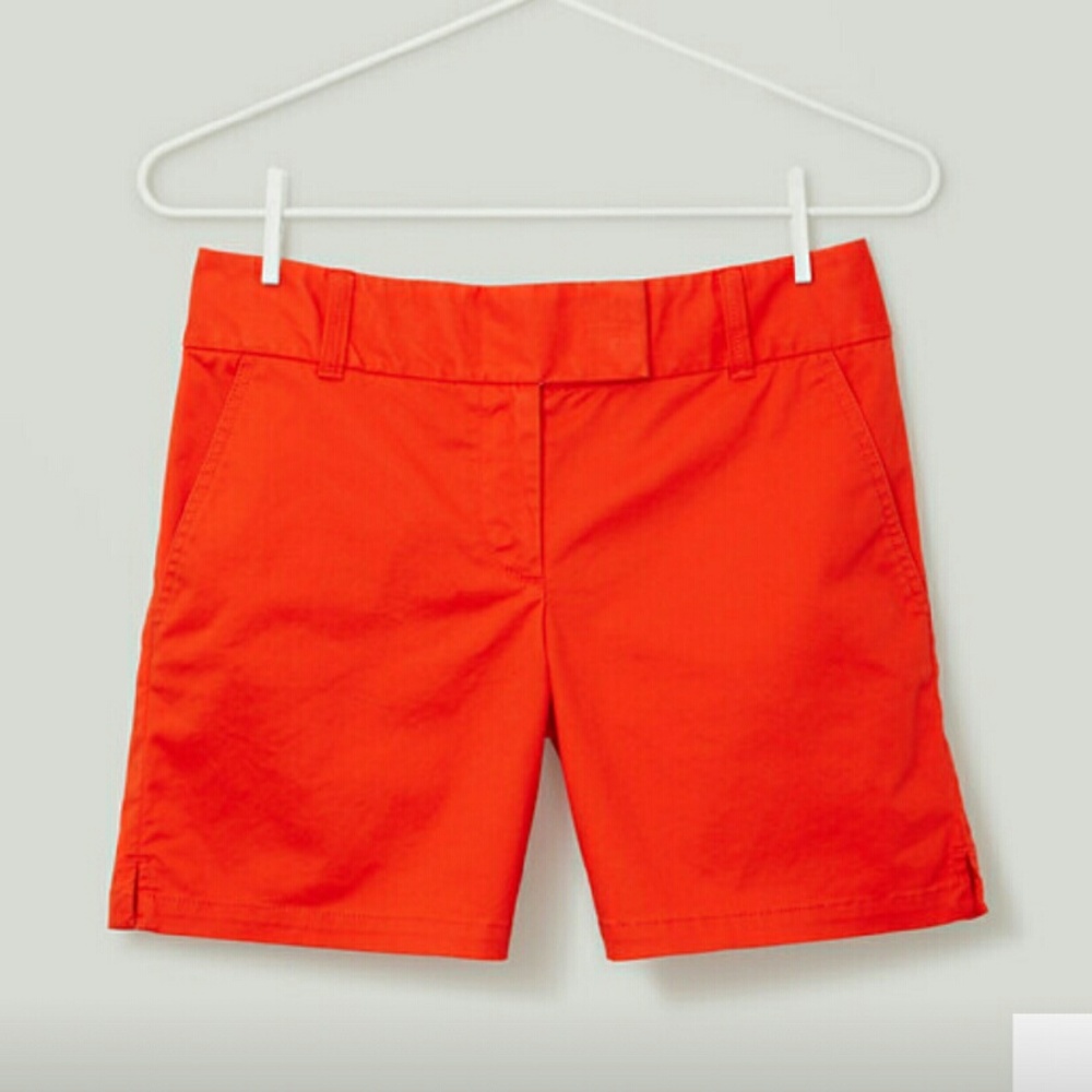 Riviera Shorts

Side Pockets